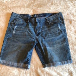 Mossimo Mid Rise Bermuda jean shorts